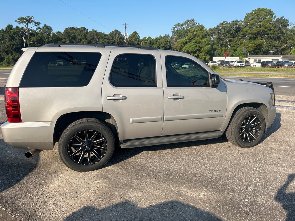 2007 Chevrolet Tahoe Image 2