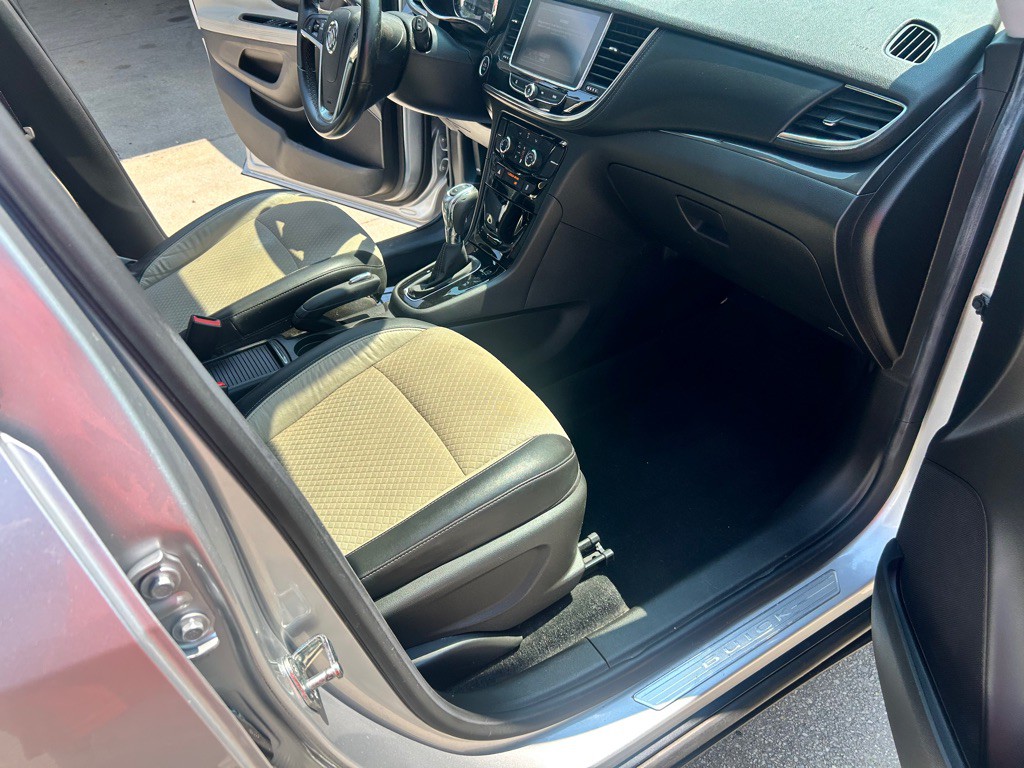 2017 Buick Enclave Image 12