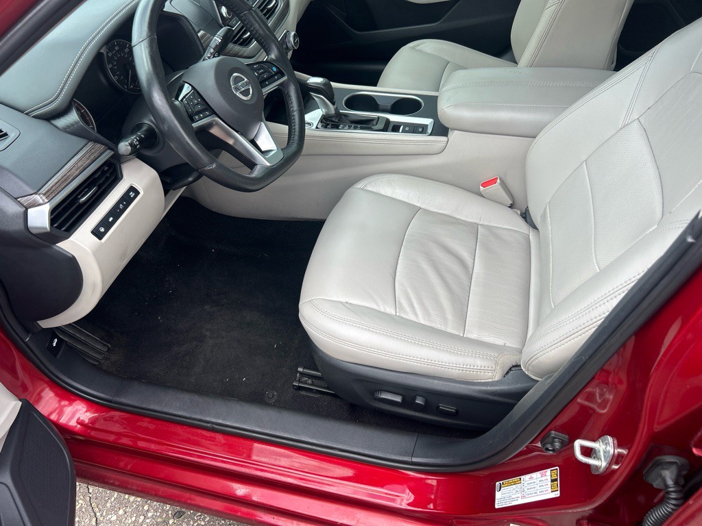 2019 Nissan Altima Image 8