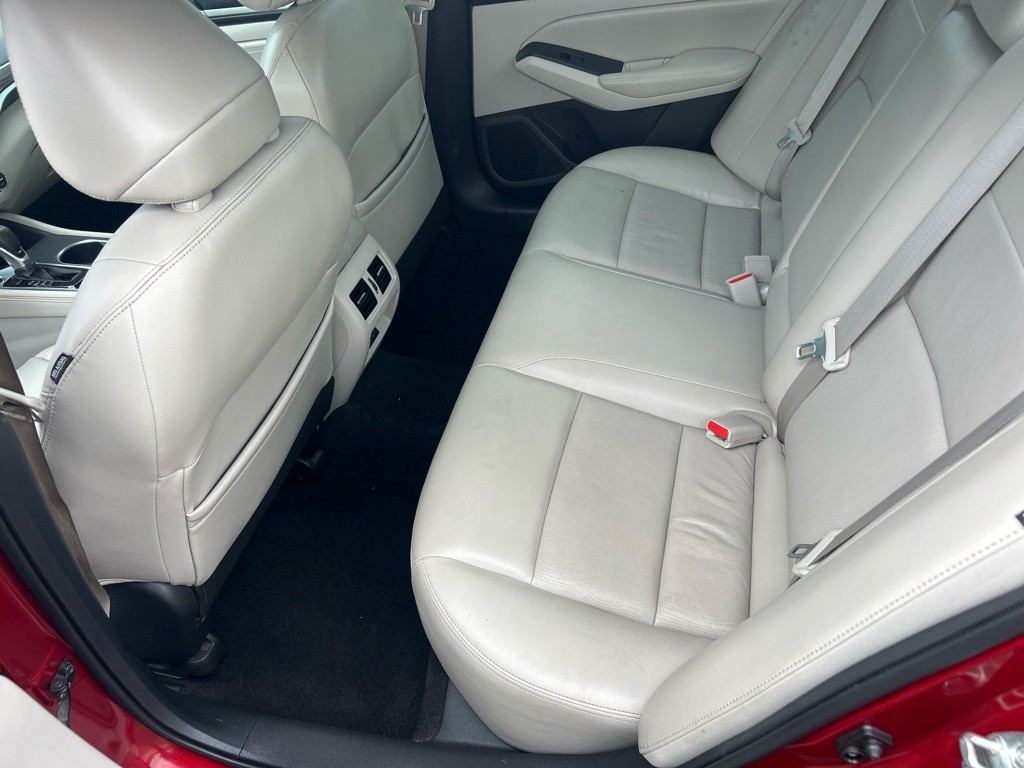 2019 Nissan Altima Image 9