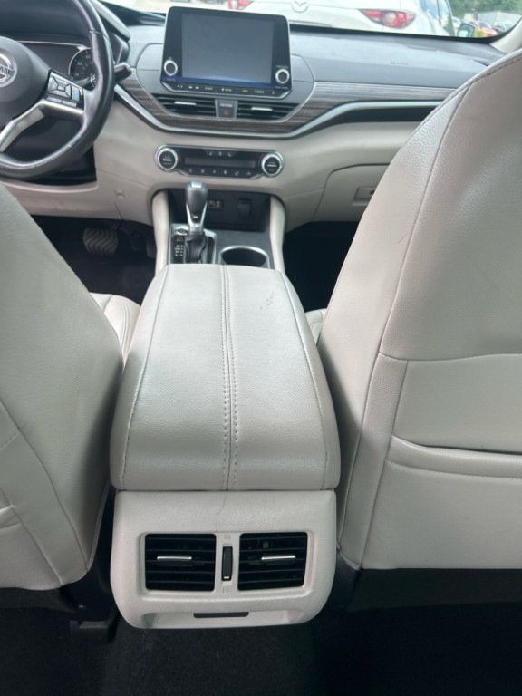 2019 Nissan Altima Image 10