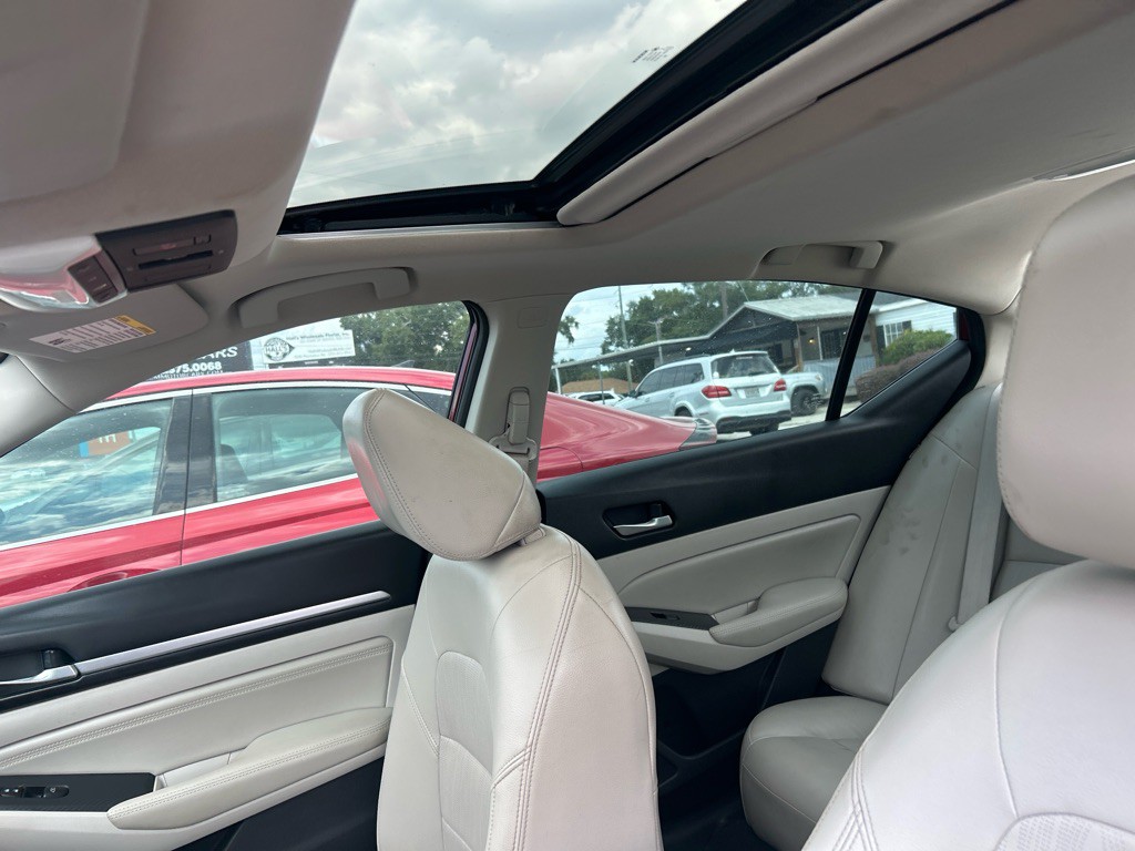 2019 Nissan Altima Image 11