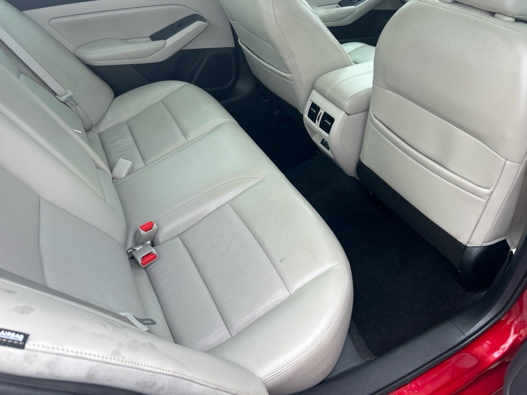 2019 Nissan Altima Image 12