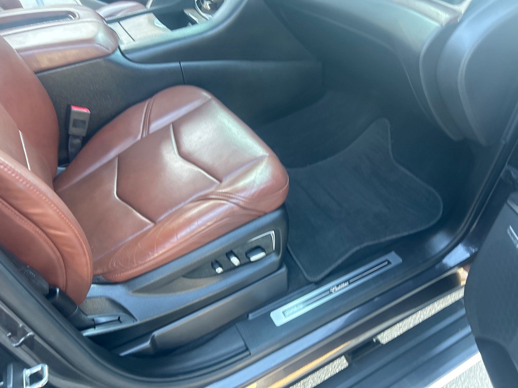 2018 Cadillac Escalade Image 17