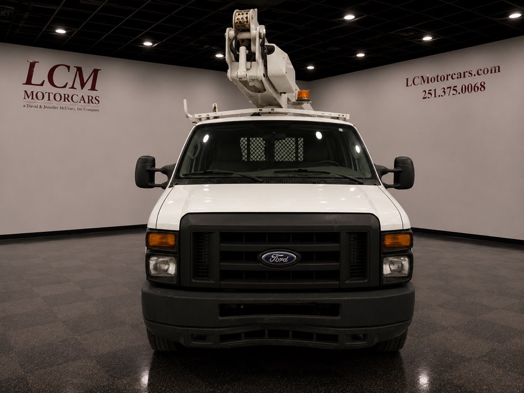 2010 Ford Econoline Image 2