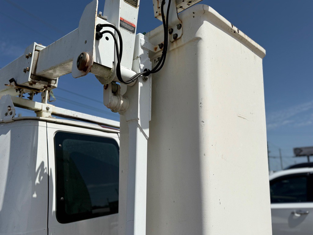 2010 Ford Econoline Image 10