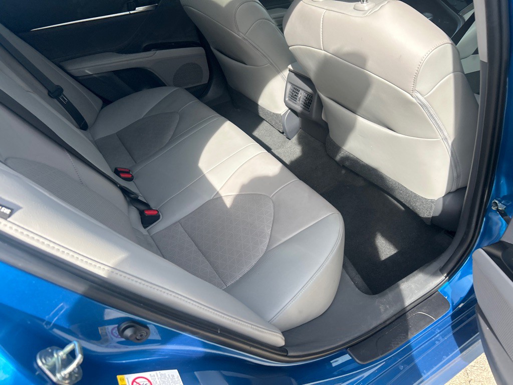 2018 Toyota Camry Image 12