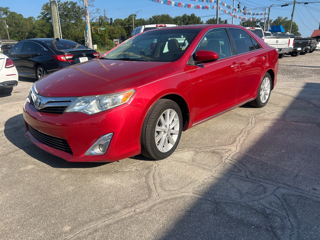 2013 Toyota Camry Image 1
