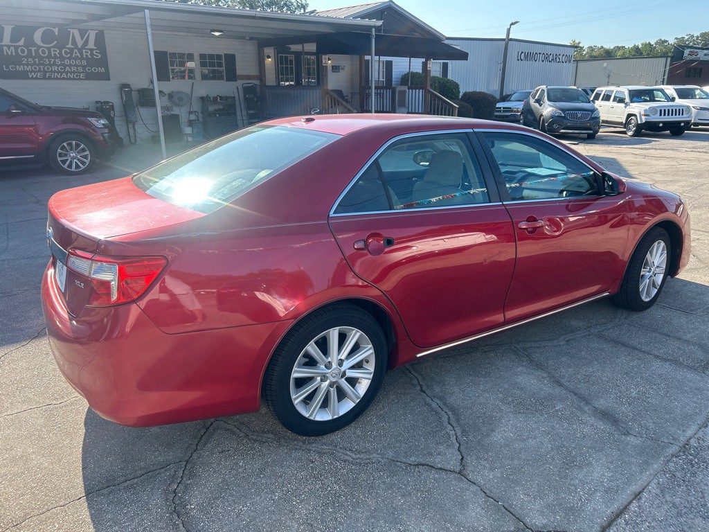 2013 Toyota Camry Image 2