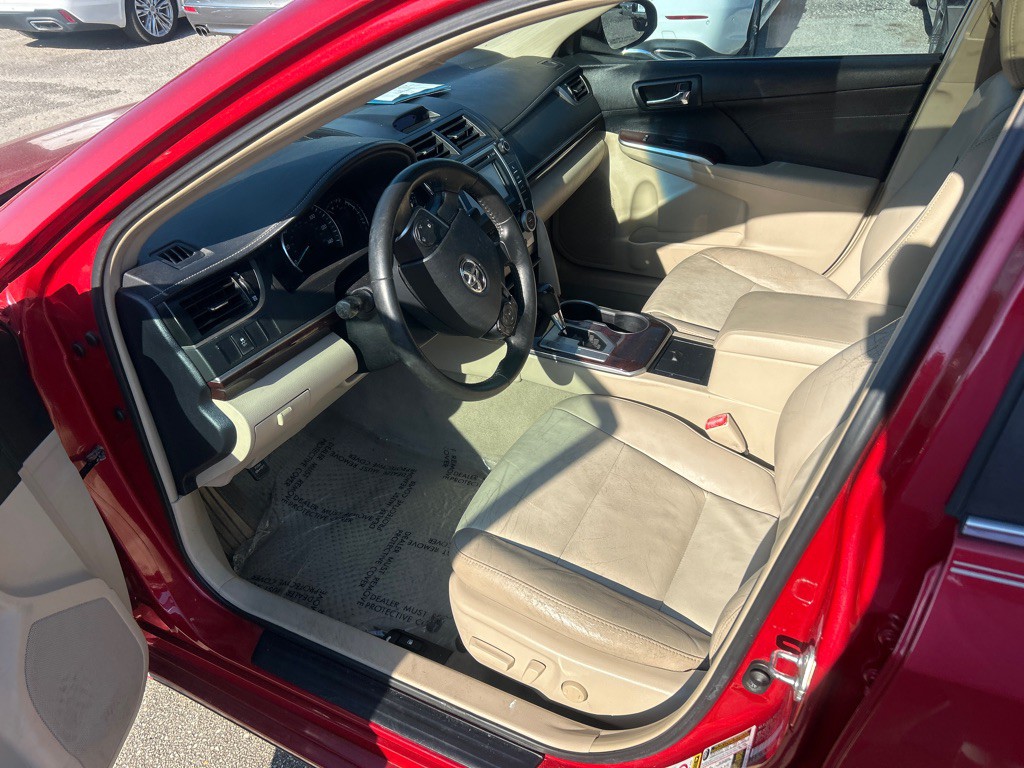 2013 Toyota Camry Image 6