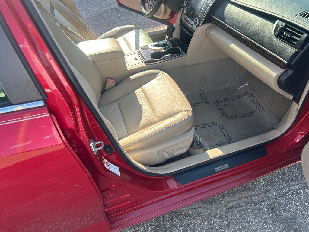 2013 Toyota Camry Image 8