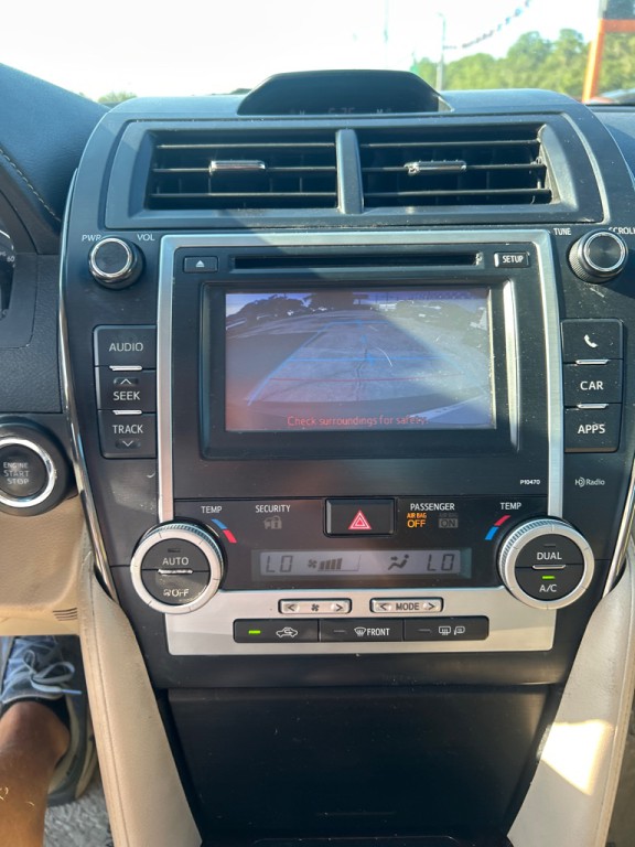 2013 Toyota Camry Image 11