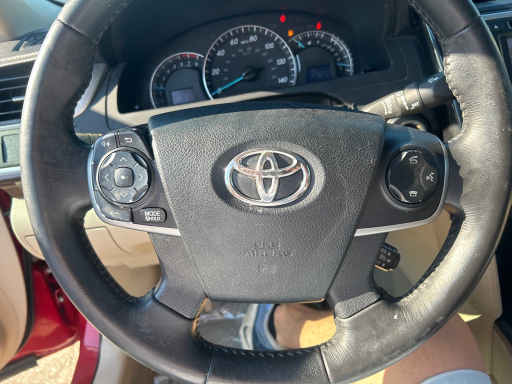 2013 Toyota Camry Image 12