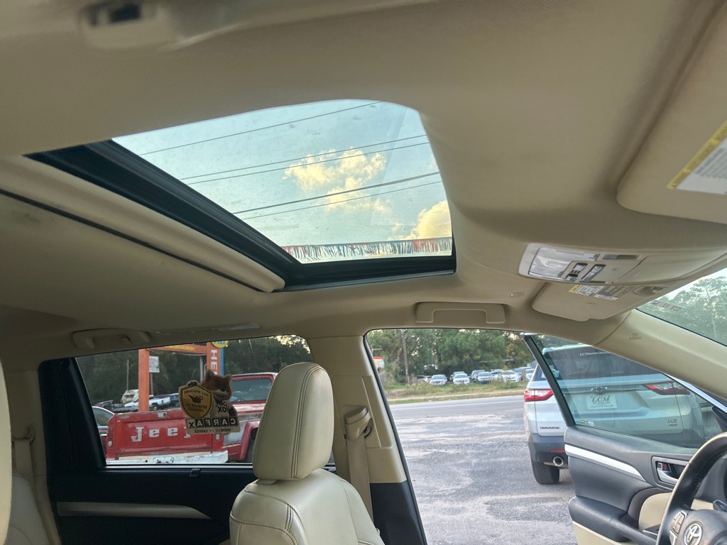 2019 Toyota Highlander Image 16