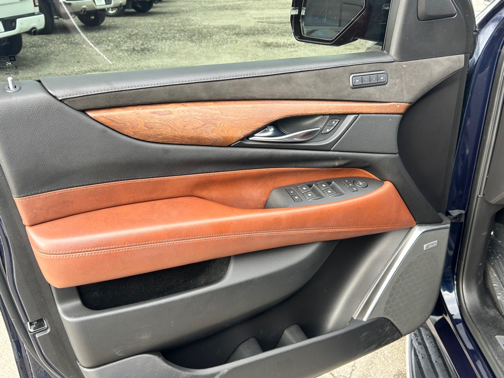2019 Cadillac Escalade Image 8