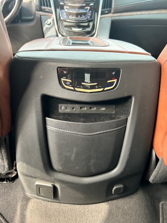 2019 Cadillac Escalade Image 20