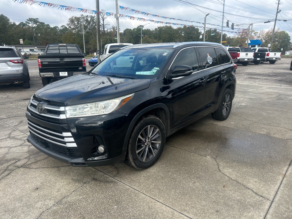 2017 Toyota Highlander Image 1