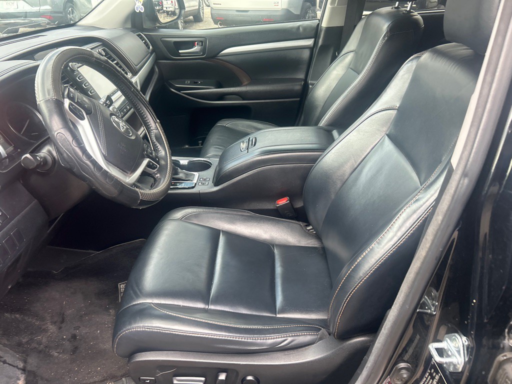 2017 Toyota Highlander Image 5