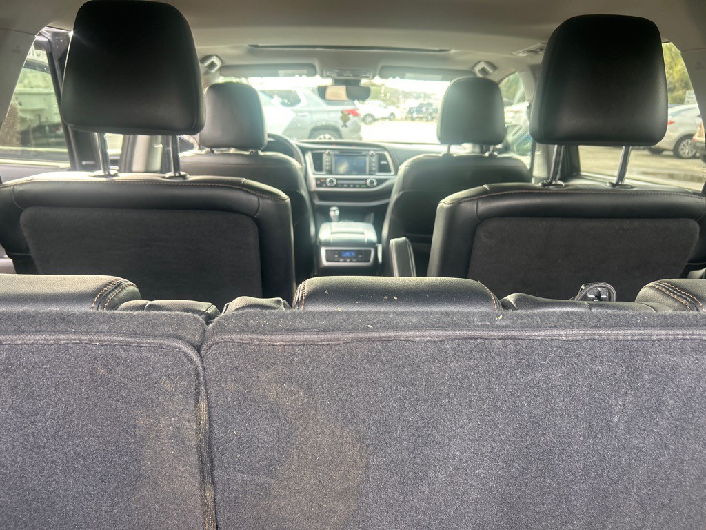 2017 Toyota Highlander Image 9