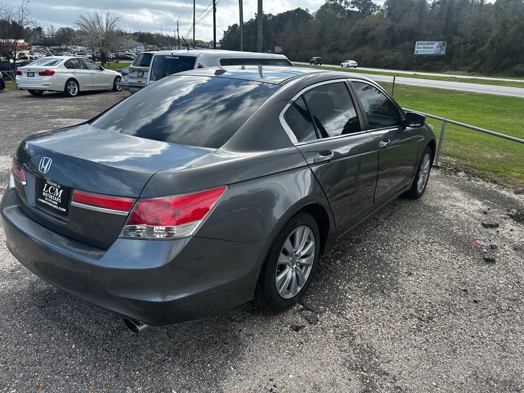 2011 Honda Accord Image 2