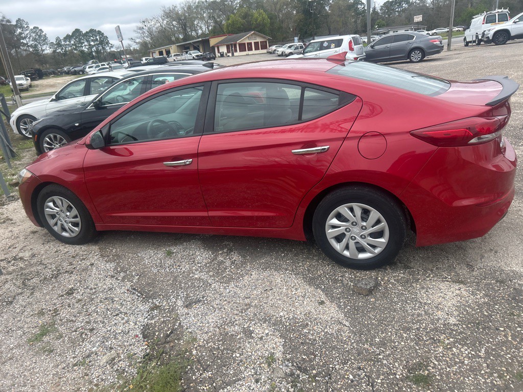 2017 Hyundai Elantra Image 1