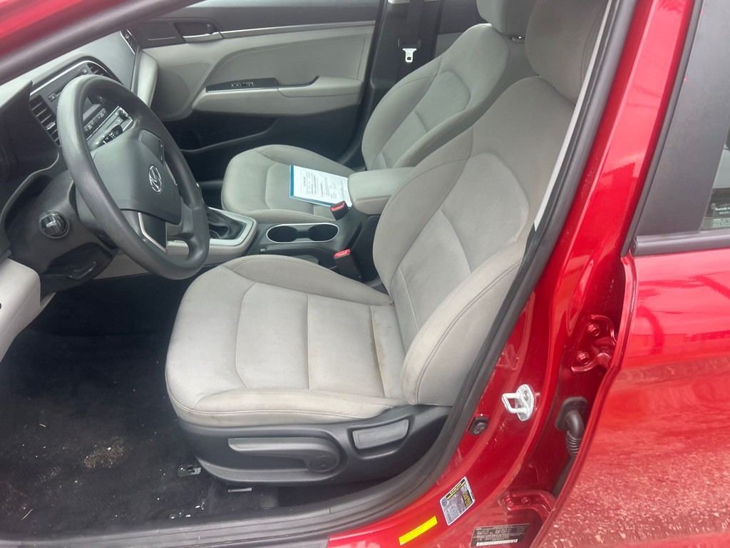 2017 Hyundai Elantra Image 5