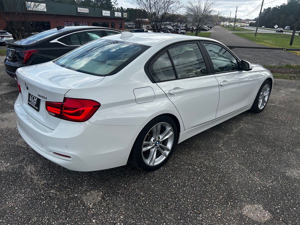 2016 BMW 3 Series Image 2