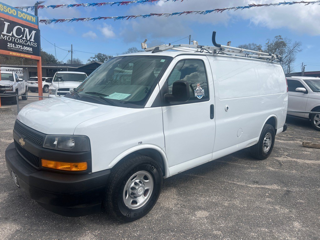 2018 Chevrolet Express Image 1