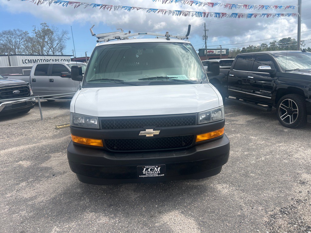 2018 Chevrolet Express Image 3