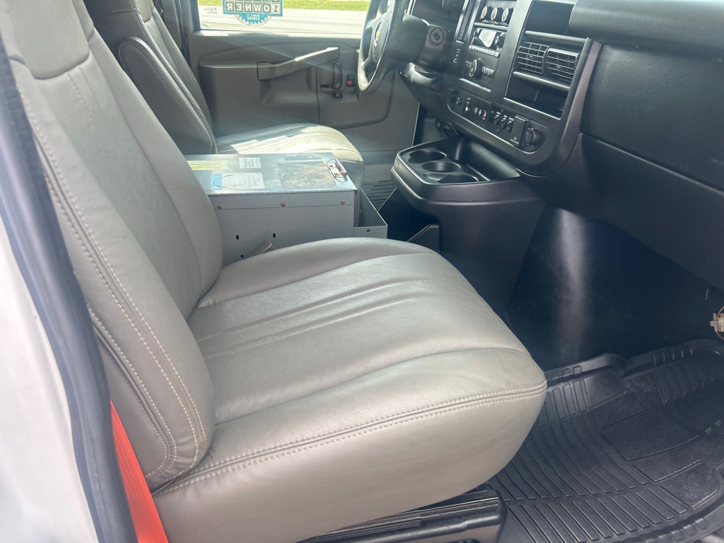 2018 Chevrolet Express Image 7