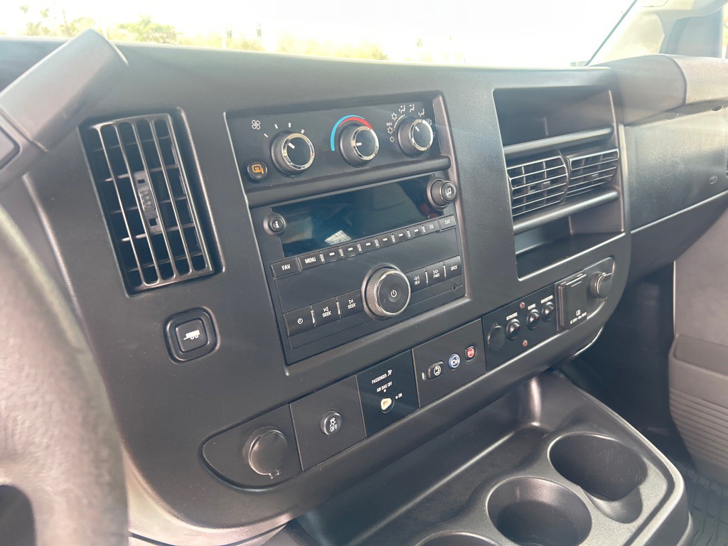 2018 Chevrolet Express Image 14