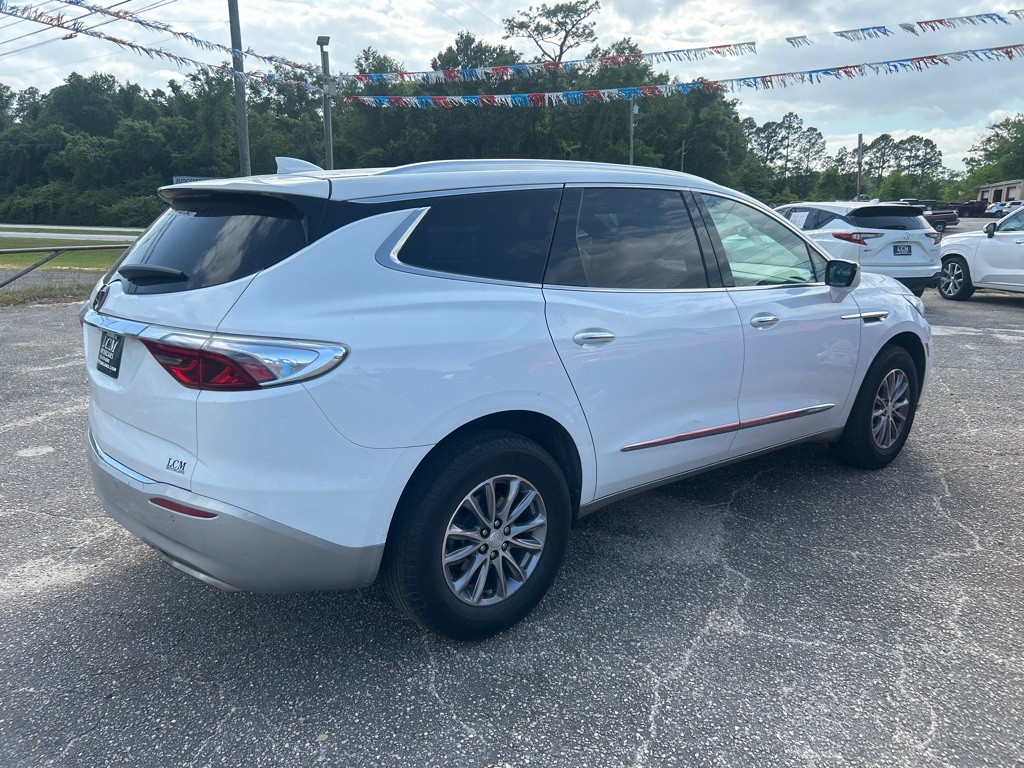 2022 Buick Enclave Image 2