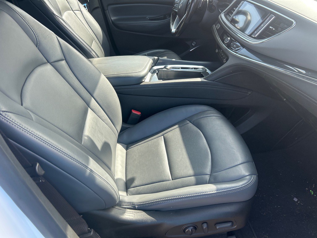 2022 Buick Enclave Image 13