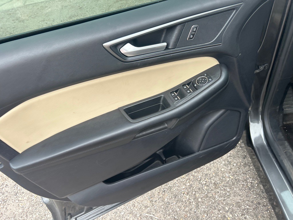 2020 Ford Edge Image 6