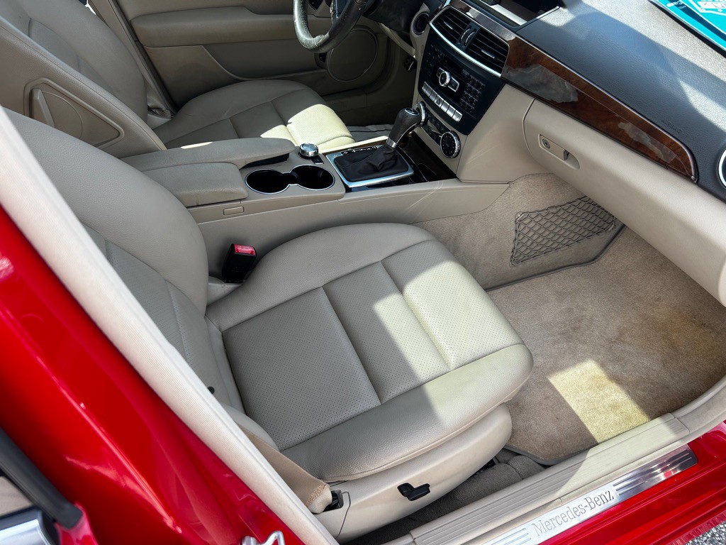 2014 Mercedes-Benz C-Class Image 8