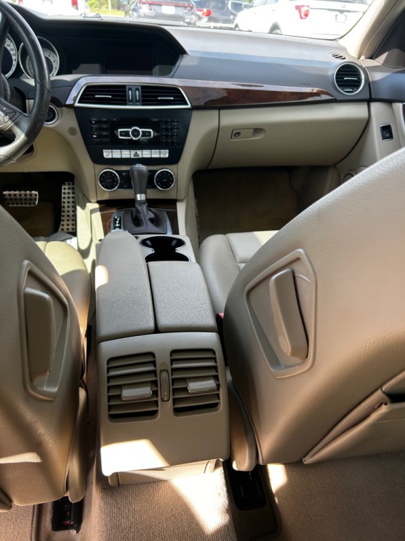 2014 Mercedes-Benz C-Class Image 9
