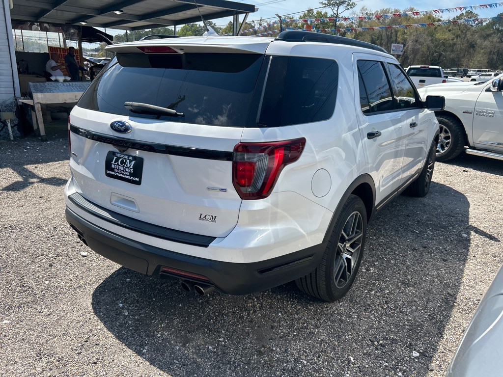 2018 Ford Explorer Image 2