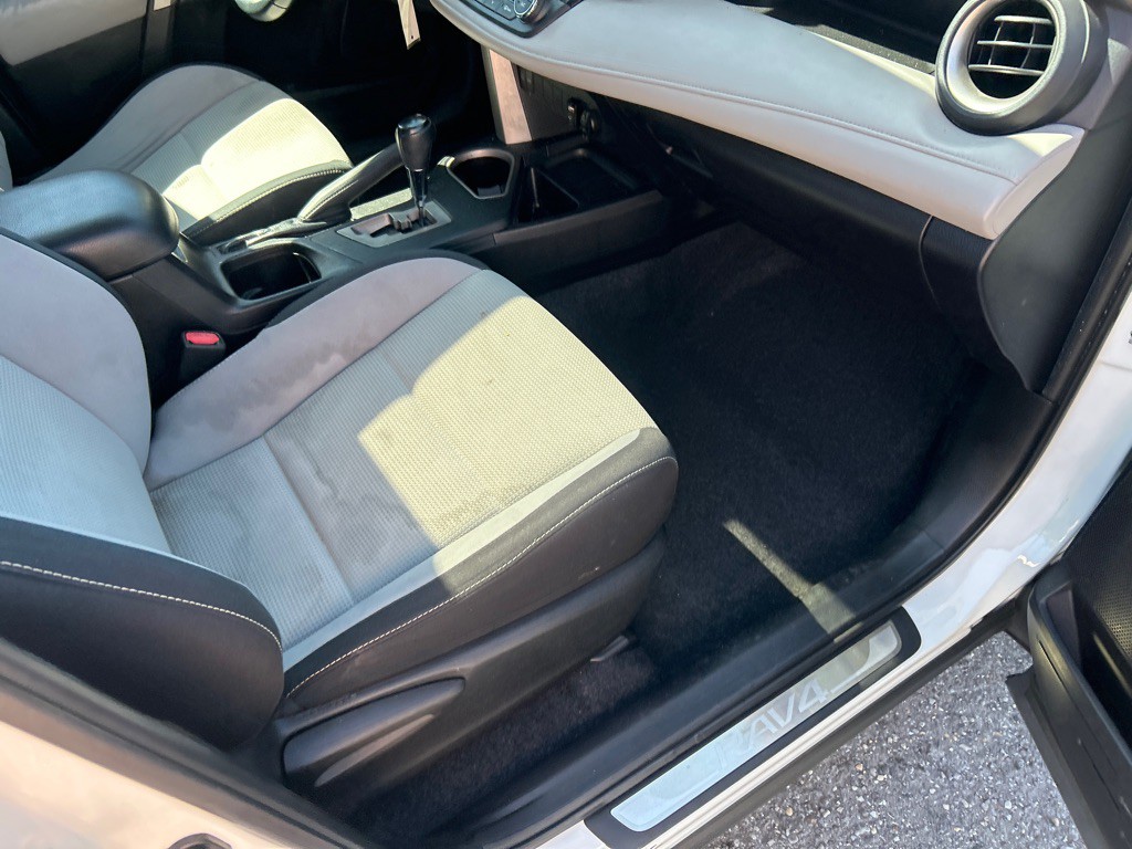 2016 Toyota Rav4 Image 12