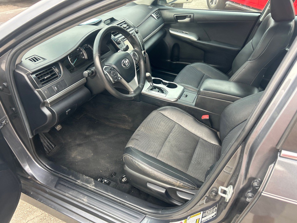 2012 Toyota Camry Image 4