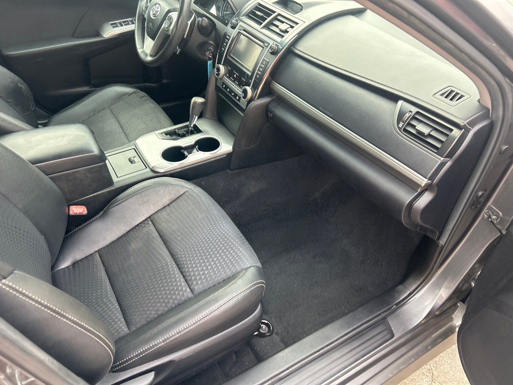 2012 Toyota Camry Image 7