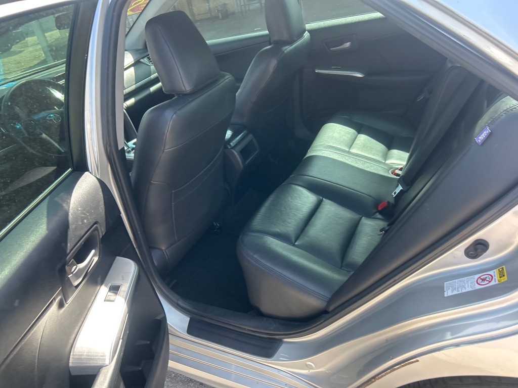 2012 Toyota Camry Image 6