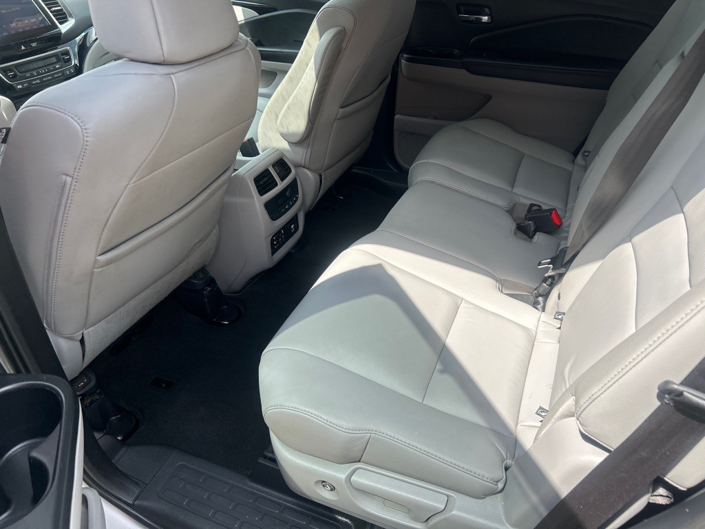 2017 Honda Pilot Image 11