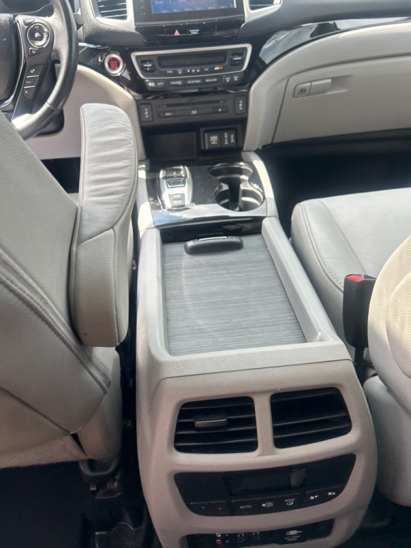 2017 Honda Pilot Image 14