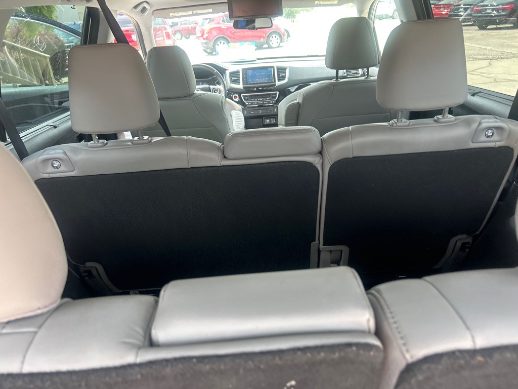 2017 Honda Pilot Image 17