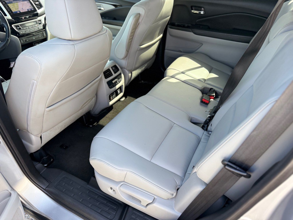 2017 Honda Pilot Image 16