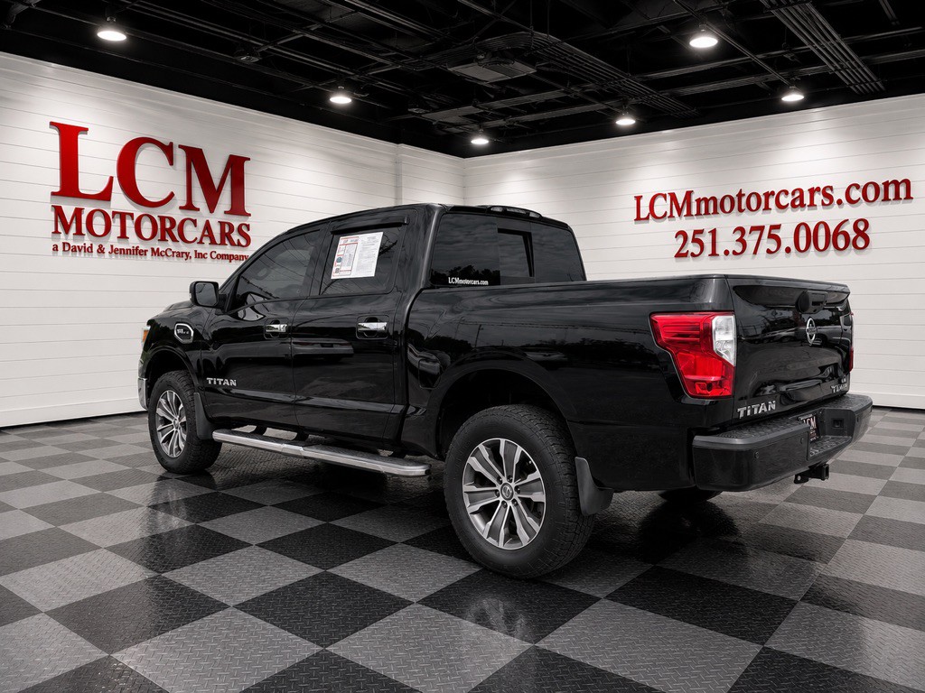 2017 Nissan Titan Image 4