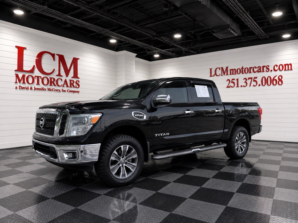 2017 Nissan Titan Image 5