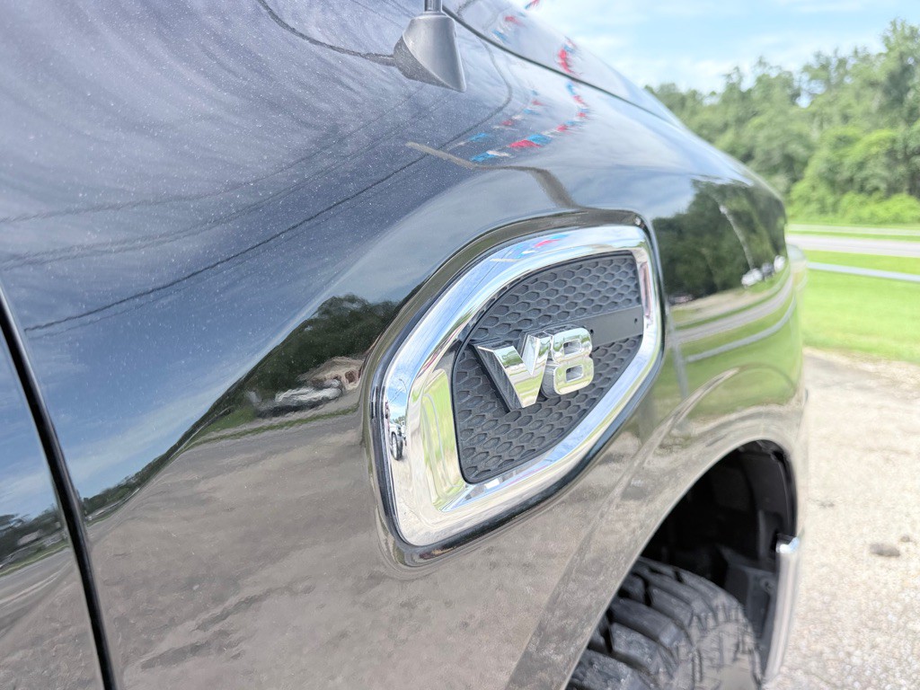 2017 Nissan Titan Image 7