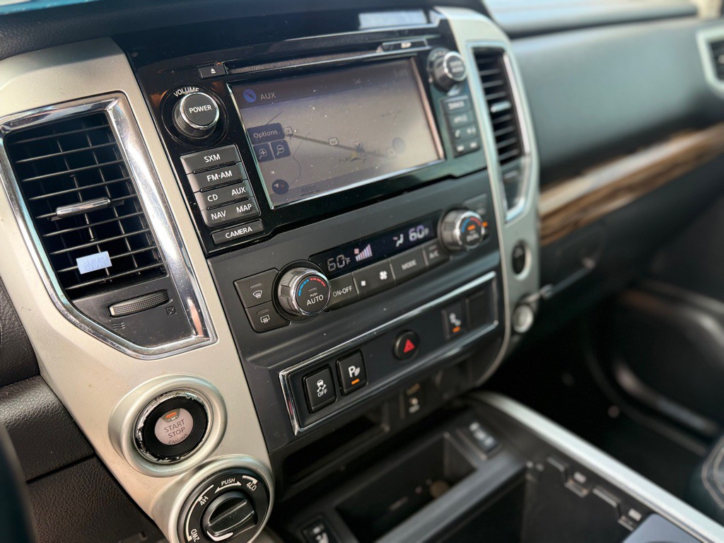 2017 Nissan Titan Image 20