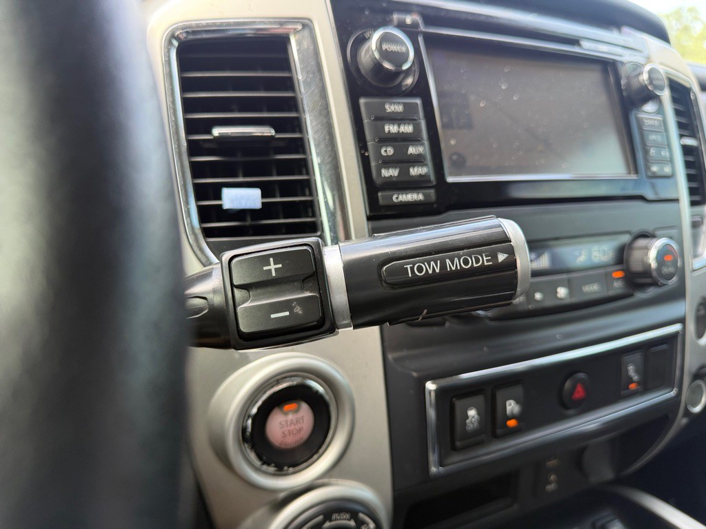 2017 Nissan Titan Image 24